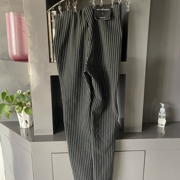 Max. Size 8 . Black and white stripe formal pant - Picture 6 of 7